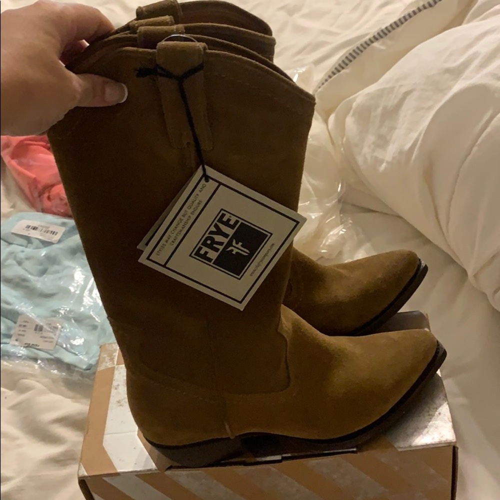 Frye brand new, never worn, no box paid 380